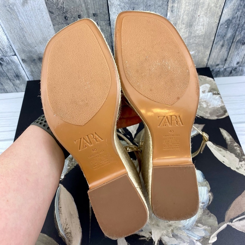 ZARA Gold Metallic Wedge Strappy Sandals in Gold Size 10. - Picture 8 of 9